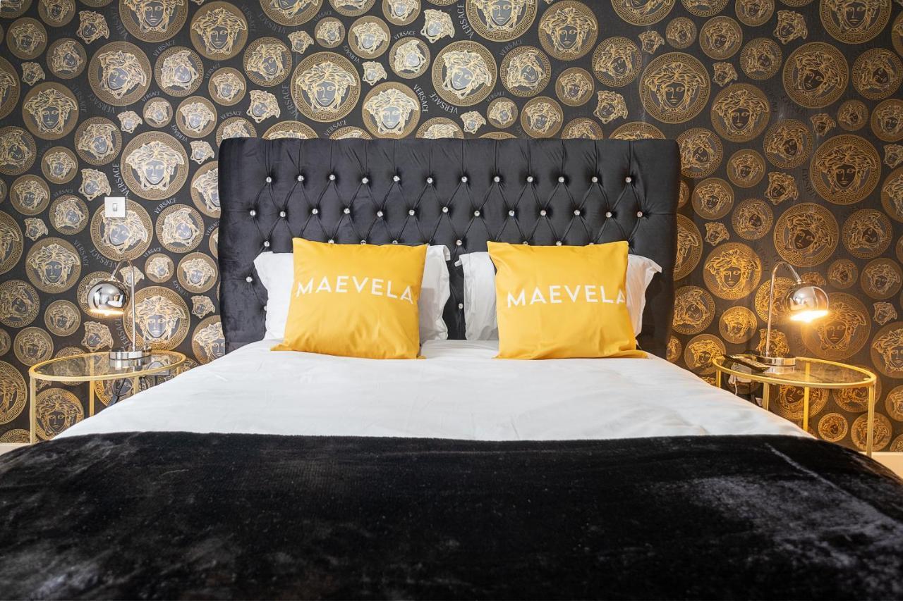Maevela Apartments - Arcadian Versace Themed Apt ☆ Huge Balcony / Free Parking → Free Netflix -2 Min Walk From Birmingham Hippodrome Theatre, Arcadian, China Town, Sidewalk Club, Gay Village, 5 Mins From New Street Train Station - Birmingham Grand Ce Kültér fotó