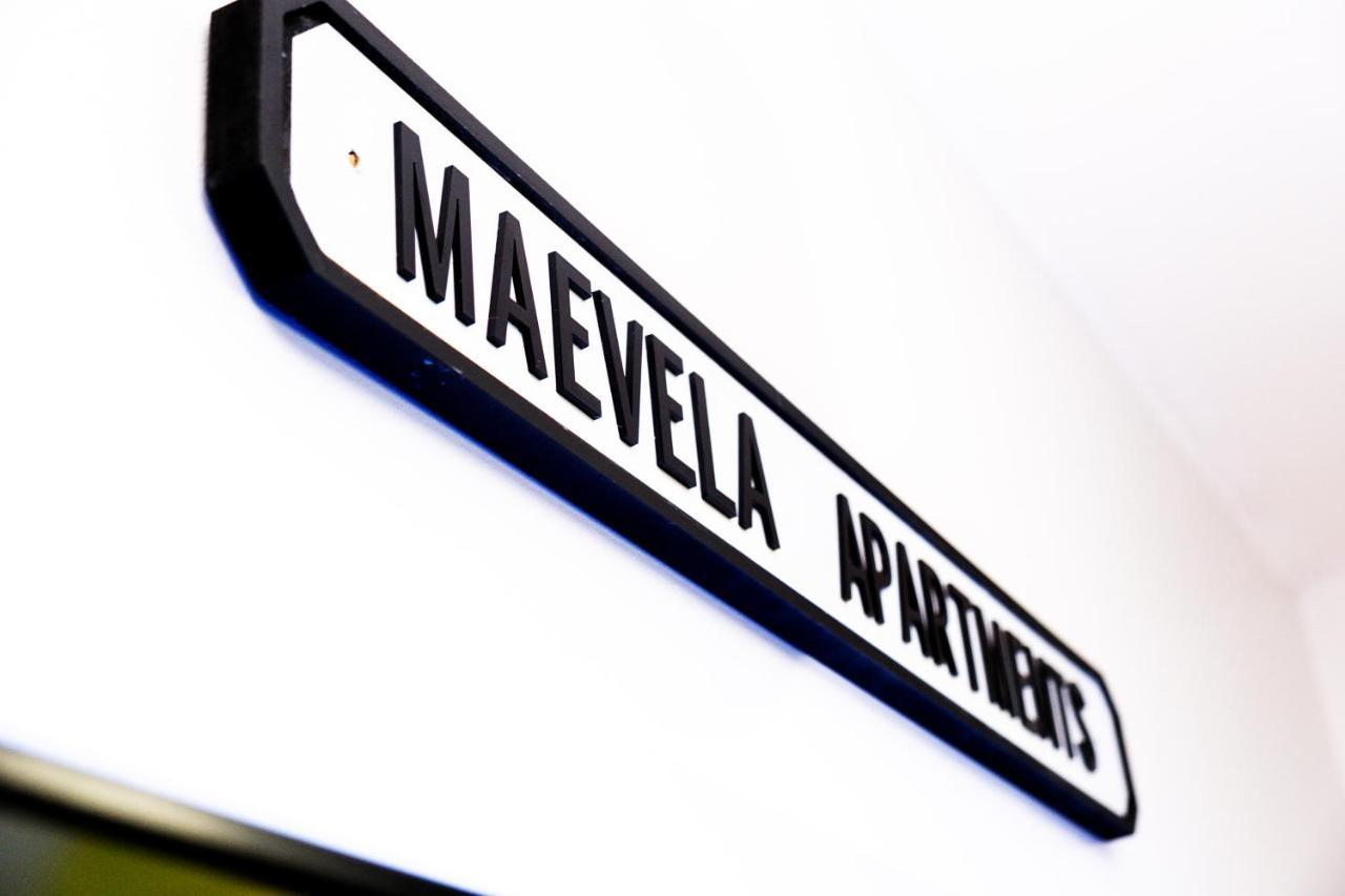 Maevela Apartments - Arcadian Versace Themed Apt ☆ Huge Balcony / Free Parking → Free Netflix -2 Min Walk From Birmingham Hippodrome Theatre, Arcadian, China Town, Sidewalk Club, Gay Village, 5 Mins From New Street Train Station - Birmingham Grand Ce Kültér fotó